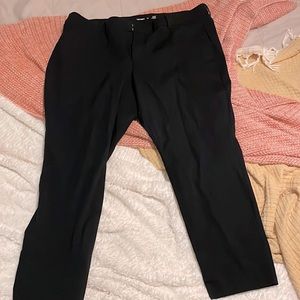 Old Navy black high rise pixie pants with secret smooth functioning pockets